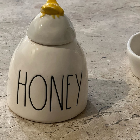 Rae Dunn “Bee” Collection 4 Piece Set. Cream, Sweet, Honey and Plate - Picture 3 of 10